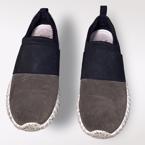 Johnston Murphy Womens Kelly, Black Gray Sneakers, Suede, Size 8.5 M Waterproof - Picture 3 of 10